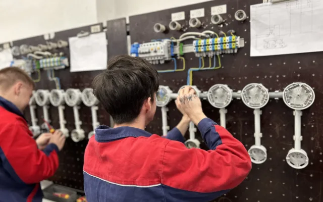 Na trhu budou chybět elektrikáři, kteří se starají o distribuční síť. EG.D otevírá nové třídy