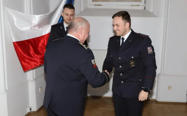 Masivní krvácení a ztráta životních funkcí. Čtveřice policistů si převzala ocenění za záchranu života