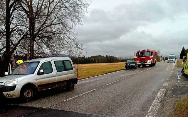 Na jihu Čech se při nehodě zranilo pět lidí včetně dvou dětí