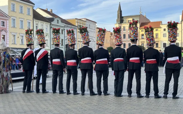 Náměstí obsadili koledníci s tradiční masopustní koledou