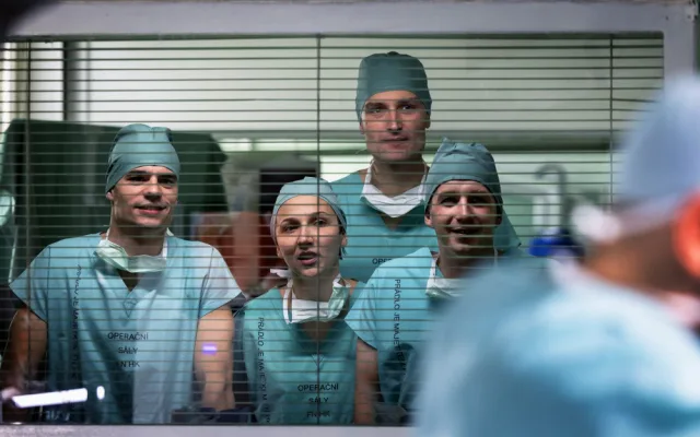 Česká televize odvysílala poslední díl seriálu Smysl pro Tumor natočený v Hradci Králové. Slaví úspěch