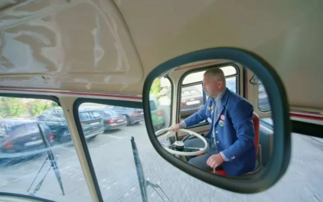 Moje práce je vypravovat autobusy, které se bezpečně vrátí, říká Miloslav Madarasz