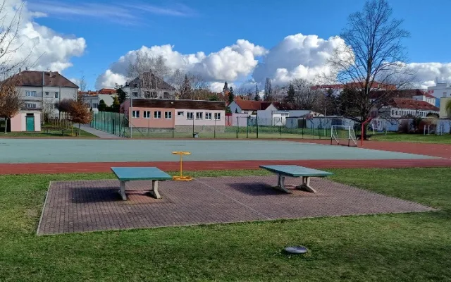 Město veřejnosti zdarma zpřístupní některá hřiště u základních škol