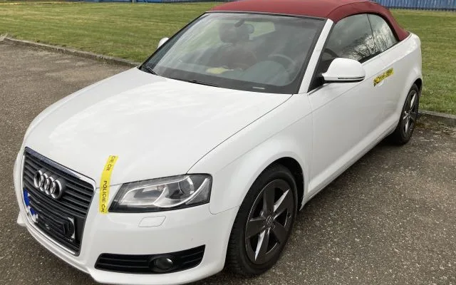 Obviněny v kauze krádeže Porsche má další problém. Několikrát vykradl dům na Vltavotýnsku