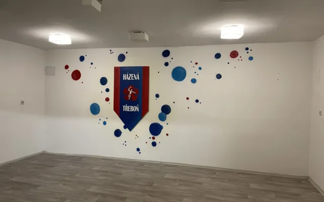 Sportovní halu v Třeboni čeká nákladná rekonstrukce, nyní si můžete historickou stavbu naposledy prohlédnou