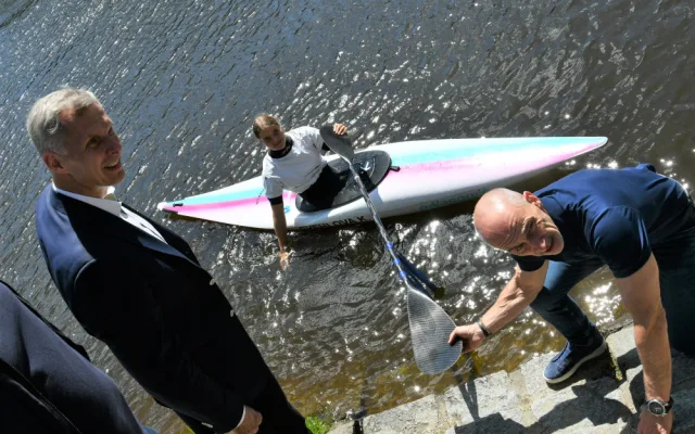 Medaile slavnostně pokřtila kajakářka a juniorská mistryně světa i Evropy Kateřina Švehlová.