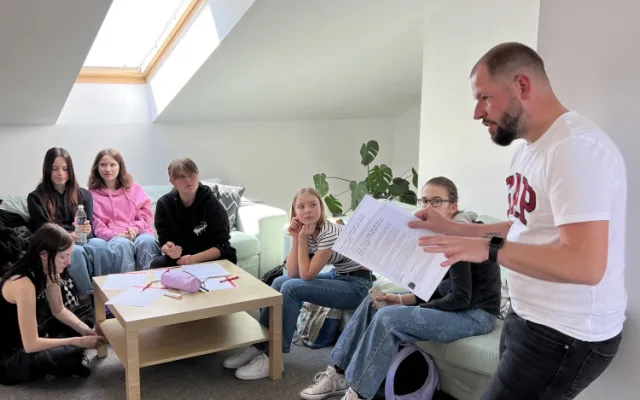 Žáci ZŠ a MŠ Kubatova navštívili redakci Drbny