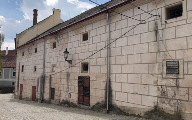 Jindřichův Hradec zachraňuje památky. Objekt pivovaru si převzal zhotovitel, v provozu by měl být od roku 2026