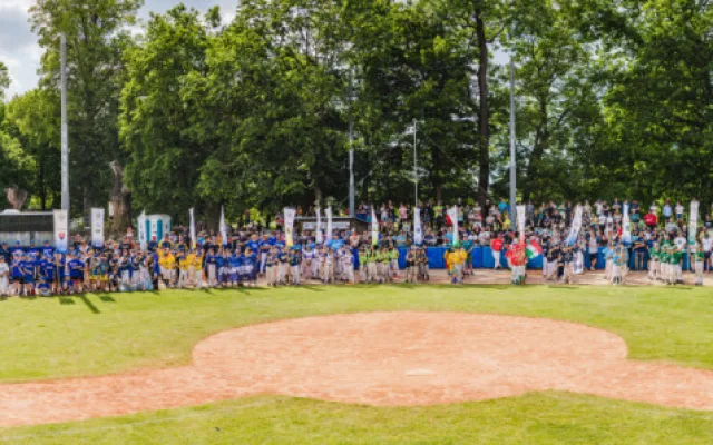 Na Hlubokou přijíždí na čtyři sta hráčů z devíti zemí: Začíná největší evropský turnaj desetiletých baseballistů SuperCup