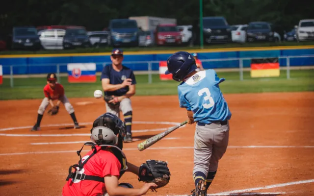 Na Hlubokou přijíždí na čtyři sta hráčů z devíti zemí: Začíná největší evropský turnaj desetiletých baseballistů SuperCup