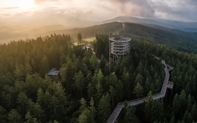 Lipno láká na aktivní dovolenou v apartmánech s vlastní flotilou plachetnic