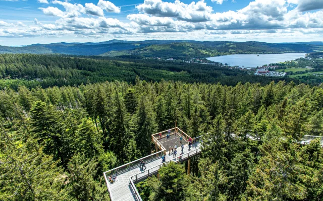 Lipno láká na aktivní dovolenou v apartmánech s vlastní flotilou plachetnic