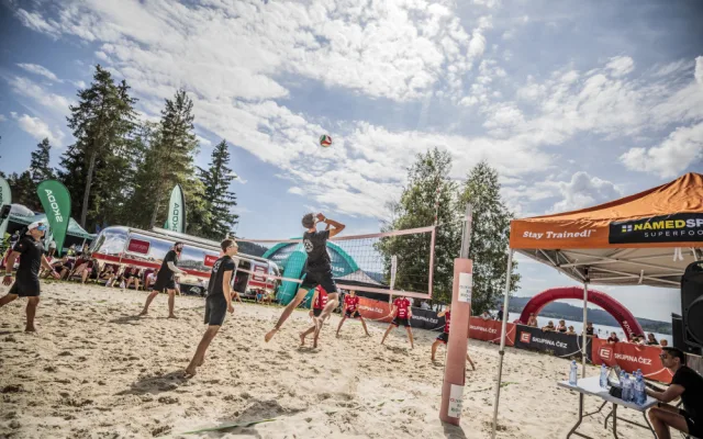 Olympijští vítězové i hudební legendy: ČEZ Lipno Sport Festival láká na sportovní vyžití i kulturu