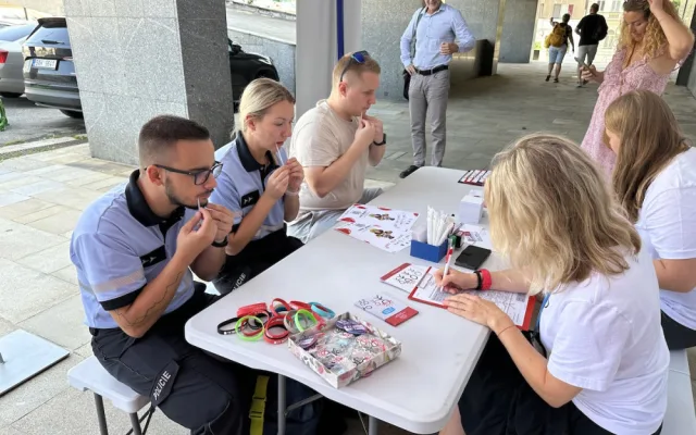 Nemocnice potřebují dárce krve a kostní dřeně, chybí jich tisíce. Chodí raději prodávat plazmu