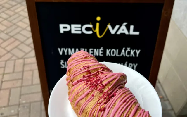 Díky novým pojízdným prodejnám PECiVÁL Na Kolech máte čerstvé pečivo na dosah ruky i u vody