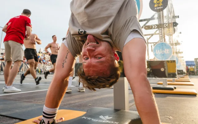 Sportovní akce s oficiální světovou licencí CrossFit Licensed Event propojuje gymnastiku, práci s vlastní váhou, vzpírání, silovou přípravu a kondici. Cílem je zajistit, aby závodníci byli co nejvíce všestranní.