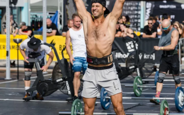 Sportovní akce s oficiální světovou licencí CrossFit Licensed Event propojuje gymnastiku, práci s vlastní váhou, vzpírání, silovou přípravu a kondici. Cílem je zajistit, aby závodníci byli co nejvíce všestranní.
