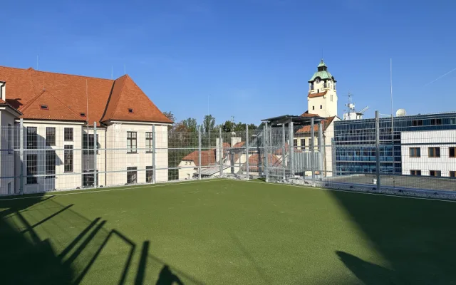 Děti na základní škole v Dukelské mají novou tělocvičnu. Stavba vyšla na 36 milionů korun