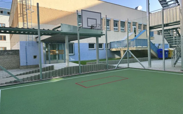 Děti na základní škole v Dukelské mají novou tělocvičnu. Stavba vyšla na 36 milionů korun