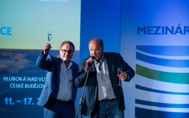 Muž s širokým záběrem, to je ředitel filmového festivalu Voda, moře, oceány Jindřich Soukal