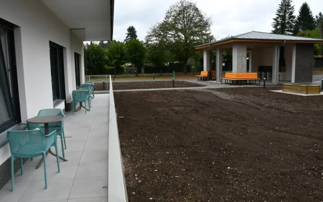 Jindřichův Hradec otevřel nový domov pro seniory, je plně bezbariérový a ubytuje 94 klientů