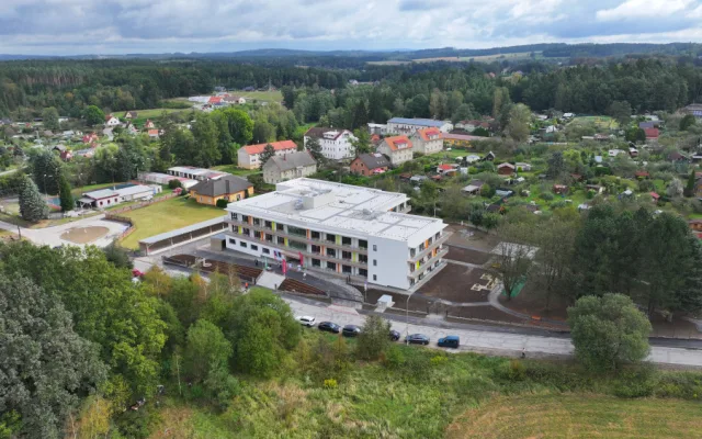 Jindřichův Hradec otevřel nový domov pro seniory, je plně bezbariérový a ubytuje 94 klientů