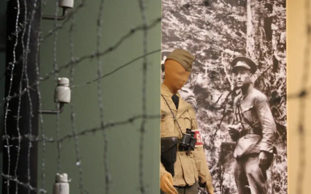 Unikátní výstava poutavě představuje historii ostrahy hranic na Českokrumlovsku v letech 1918 - 2007