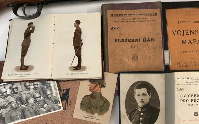 Unikátní výstava poutavě představuje historii ostrahy hranic na Českokrumlovsku v letech 1918 - 2007