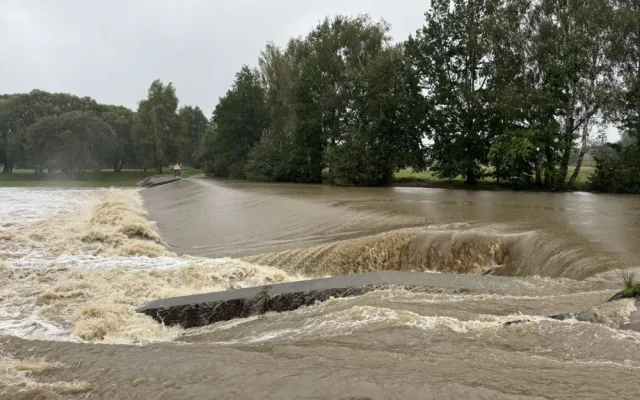 Předpověď se naplnila a říční hladiny stoupají. Třetí povodňový stupeň už přesáhla Malše, Černá, Otava i Blanice