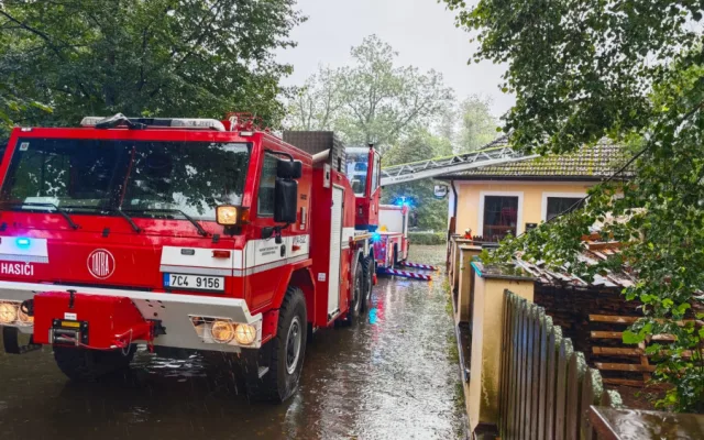 Zásah českobudějovické profesionální jedontky z obce Plav, kde spadla velká lípa na restauraci. Zásah trval 4 hodiny.