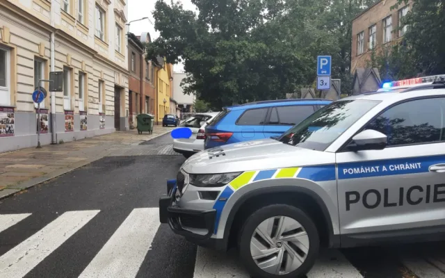 Student poslal anonymní výhružku do školy. Policie ho během několika hodin dopadla