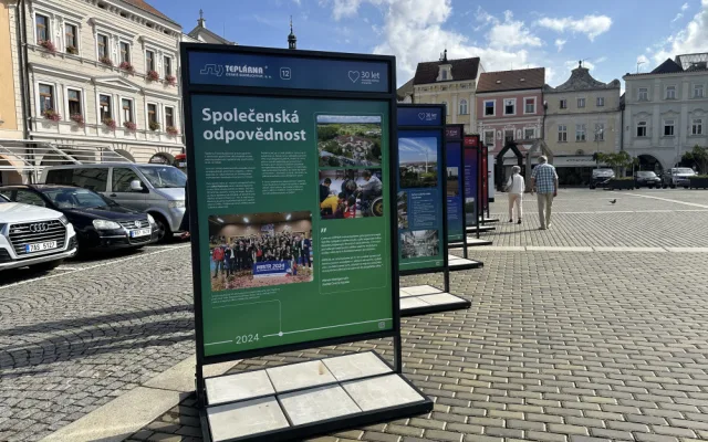 Výstava na náměstí mapuje 30 let novodobé městské energetiky