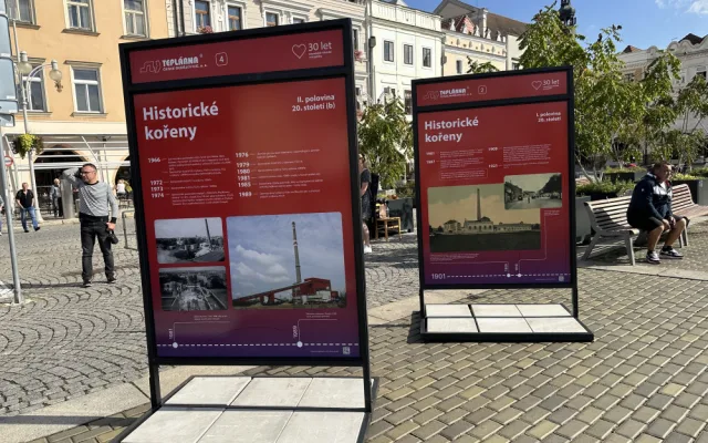 Výstava na náměstí mapuje 30 let novodobé městské energetiky