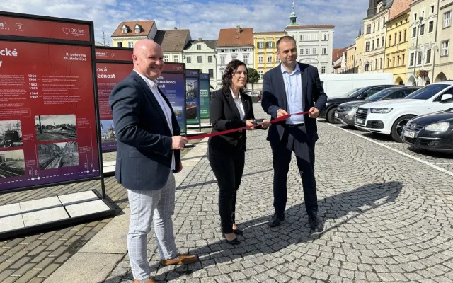 Výstava na náměstí mapuje 30 let novodobé městské energetiky