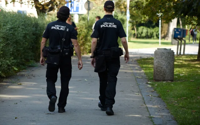 Práce strážníka městské policie je stále atraktivnější a láká zájemce o službu veřejnosti