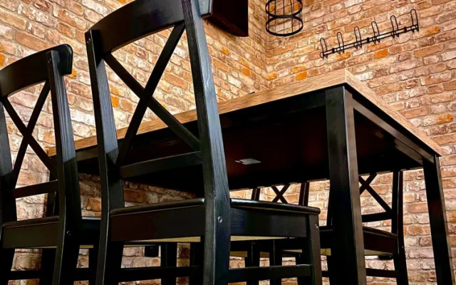 Oblíbený kominický bar se otevírá i jako kavárna. Láká na dobrou kávu a zákusky