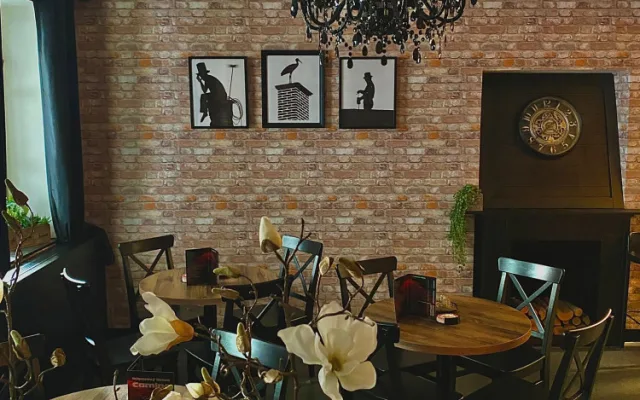 Oblíbený kominický bar se otevírá i jako kavárna. Láká na dobrou kávu a zákusky