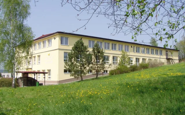 Odstartuj kariéru v Hněvkovicích. Výuční list a maturita na jednom místě