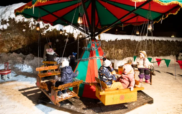 Adventní trhy pod Rumpálem: Zažijte vánoční kouzlo na strakonickém hradě