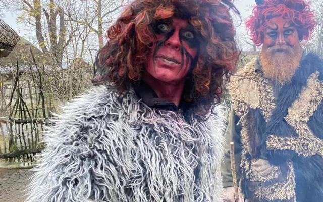 V zoo Hluboká se otevřou pekelné brány, načerpáte atmosféru vánočně nasvícené zoo a užijete si i Štědrý den