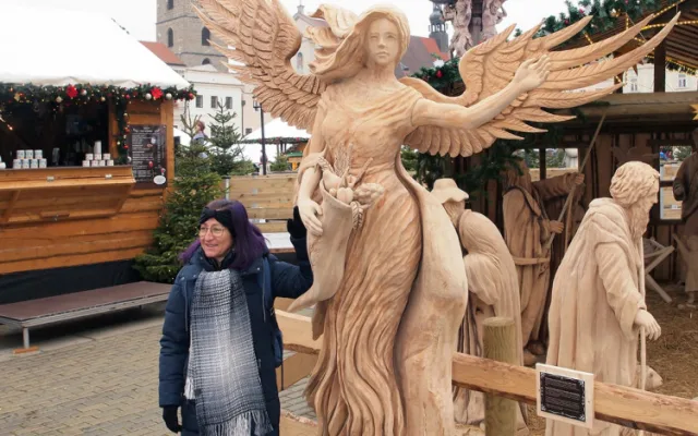 Dotkněte se Anděla: Českobudějovický advent odhalil sochu anděla hojnosti Ludmilu
