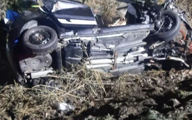 Nehoda dvou aut uzavřela silnici u Sepekova. Tři lidé se zranili