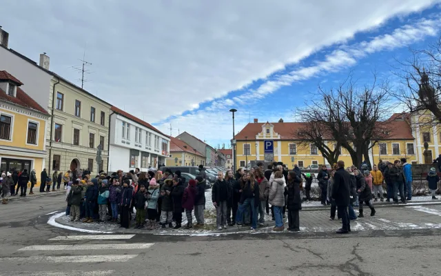 Lidé žijí ve dvou paralelních světech, řekl prezident Petr Pavel při návštěvě budějovické radnice