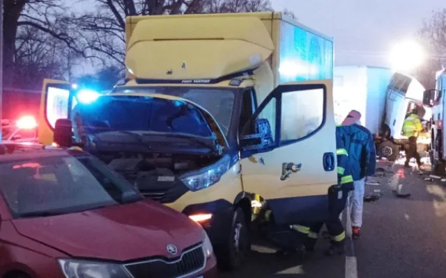 Dopravní nehoda čtyř aut uzavřela Štěpánovice, policie odklání dopravu