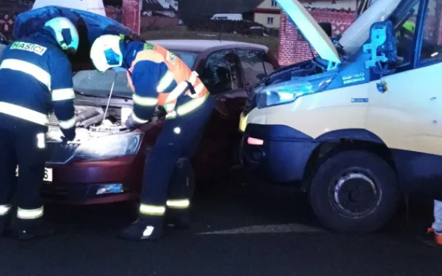 Dopravní nehoda čtyř aut uzavřela Štěpánovice, policie odklání dopravu