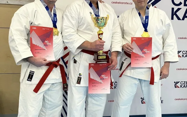 Jihočeští policisté slaví mistrovský titul v karate