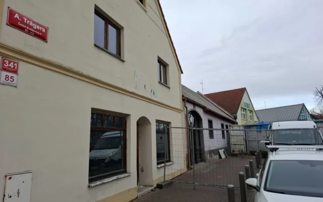 ŘSD začíná bourat stavby, které stojí v cestě severní spojce. K zemi půjdou rodinné domy, kancelářské budovy i skleník