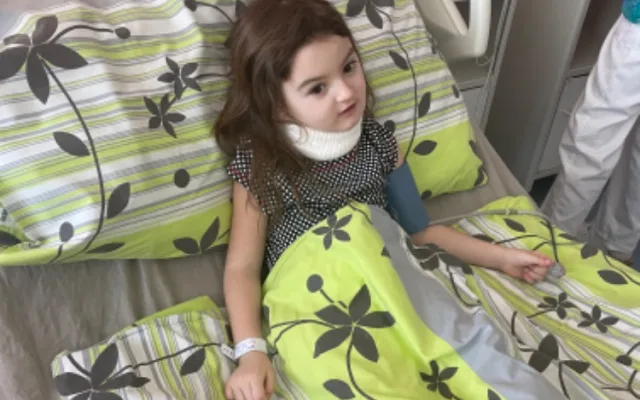 Z obyčejné bolesti zad se u pětileté holčičky vyklubalo onkologické onemocnění. Musela podstoupit transplantaci kostní dřeně