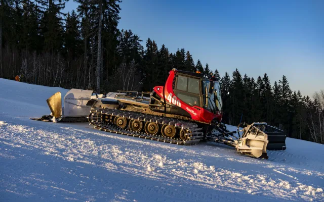 Rodinný areál Lipno jako první v České republice pořídil rolbu s unikátní technologií SNOWsat LiDAR