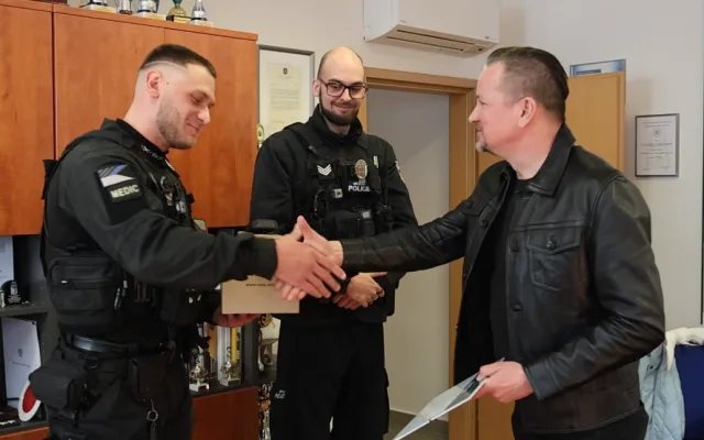 Budějovičtí strážníci slaví úspěch. Video z jejich zásahu proti ozbrojenému muži vyhrálo celostátní soutěž